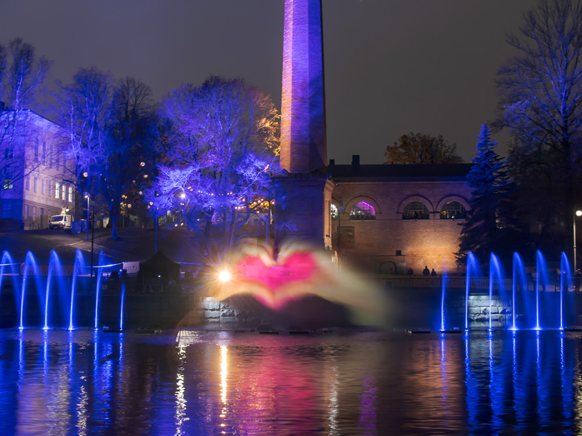 Water projection in natural water – 5 m high water screen